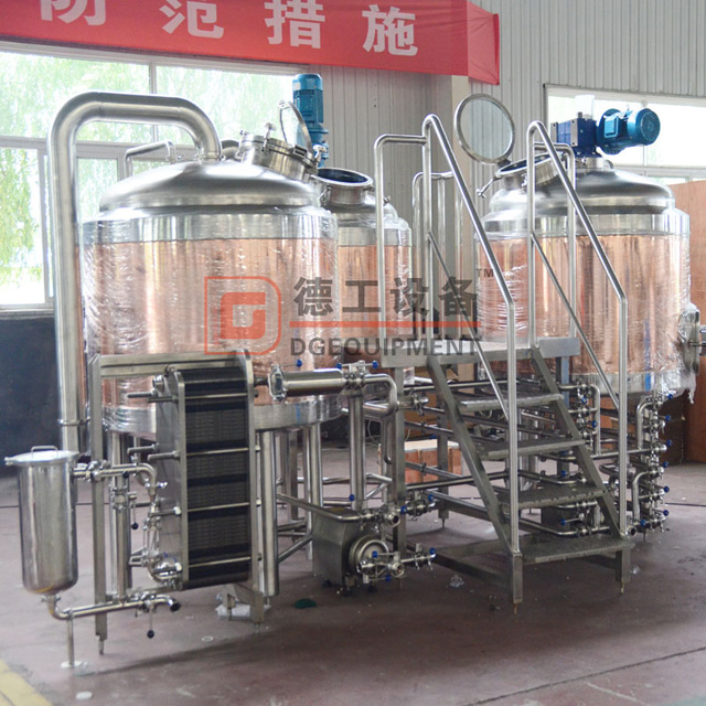 7BBL Brewpub는 3 개의 배 맥주 양조장을 가진 빨간 구리 맥주 양조장 장비를 사용했습니다
